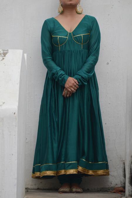 Ahmev_Green Chanderi Lace, Tassels V-neck Avni Border Embellished Anarkali Set _Online_at_Aza_Fashions