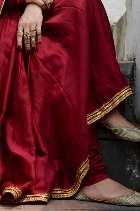 Buy_Ahmev_Wine Chanderi Lace, Tassels Plunge Neck Aria Pintuck Yoke Anarkali Set 