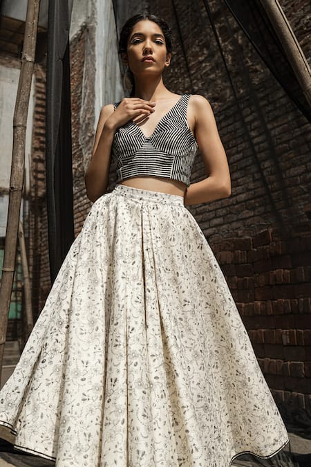 Shop_Ahmev_Ivory Chanderi V-neck Primrose Stripe Pattern Bustier _Online_at_Aza_Fashions