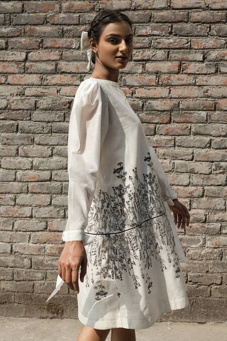 Buy Ahmev Ivory Chanderi Embroidery Boat Neck Iris Block Print Dress Online at Aza Fashions Buy_Ahmev_Ivory Chanderi Embroidery Boat Neck Iris Block Print Dress _Online_at_Aza_Fashions