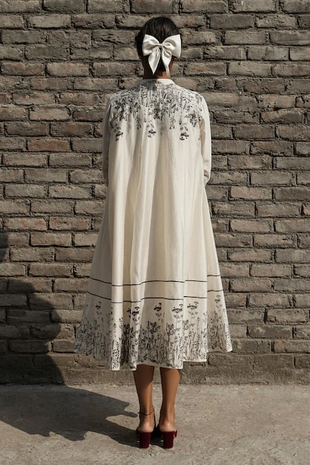 Shop Ahmev Ivory Chanderi Bandeau Neck Leihani Floral Placement Overlay at Aza Fashions Shop_Ahmev_Ivory Chanderi Bandeau Neck Leihani Floral Placement Overlay _at_Aza_Fashions