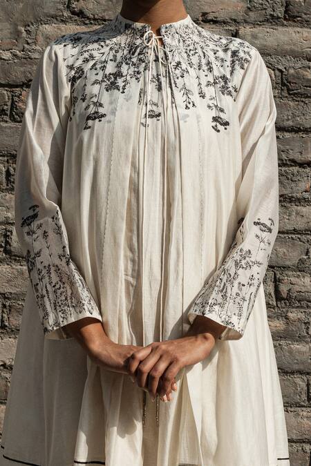 Ahmev Ivory Chanderi Bandeau Neck Leihani Floral Placement Overlay Online at Aza Fashions Ahmev_Ivory Chanderi Bandeau Neck Leihani Floral Placement Overlay _Online_at_Aza_Fashions