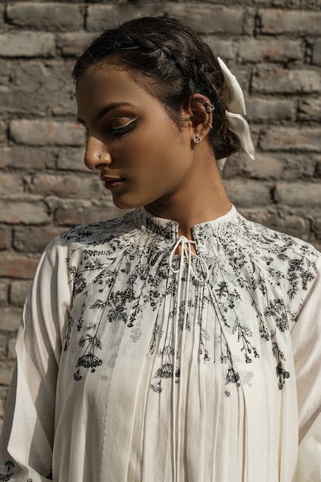 Shop Ahmev Ivory Chanderi Bandeau Neck Leihani Floral Placement Overlay Online at Aza Fashions Shop_Ahmev_Ivory Chanderi Bandeau Neck Leihani Floral Placement Overlay _Online_at_Aza_Fashions