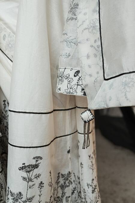 Ahmev_Ivory Chanderi Embroidery Ivy Floral Block Print Saree _at_Aza_Fashions