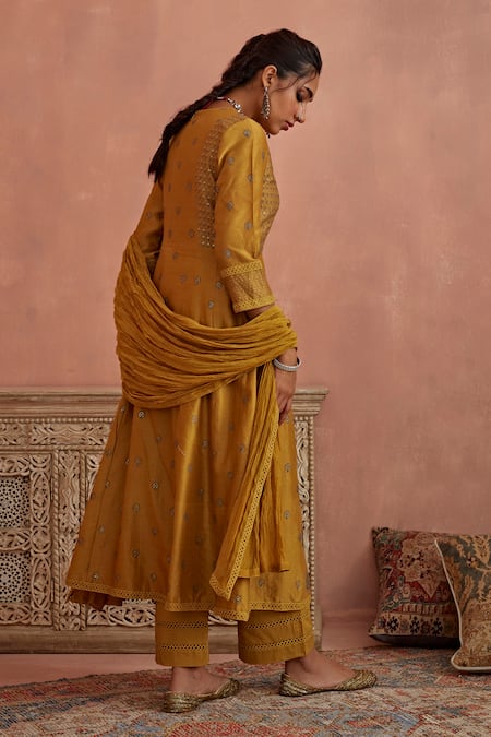 Kritika Dawar Thread Embroidered A-Line Kurta Pant Set 