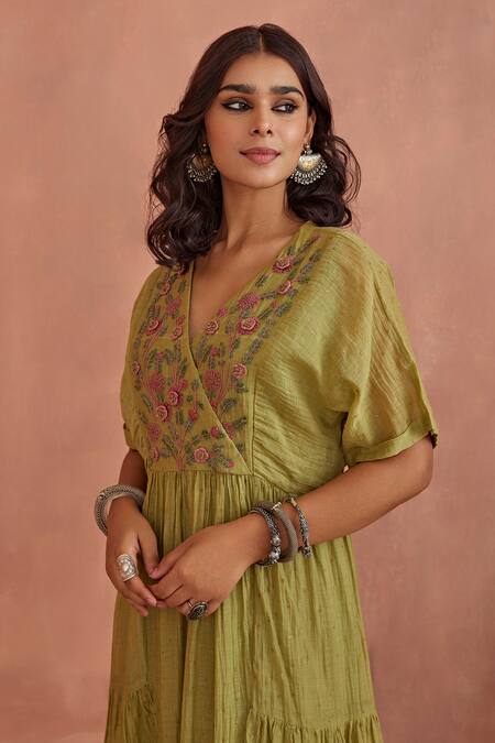 Buy_Kritika Dawar_Green Chanderi Embroidery V-neck Yoke Tunic _Online_at_Aza_Fashions