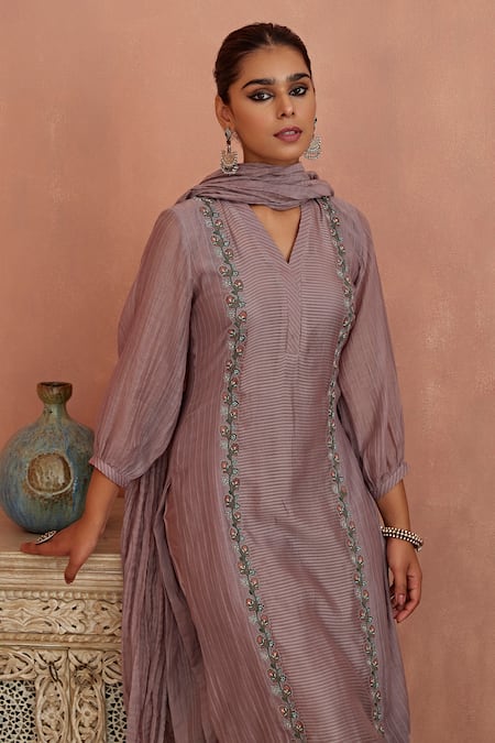 Kritika Dawar_Purple Chanderi, , Satin Embroidery V-neck Floral Kurta Pant Set _at_Aza_Fashions
