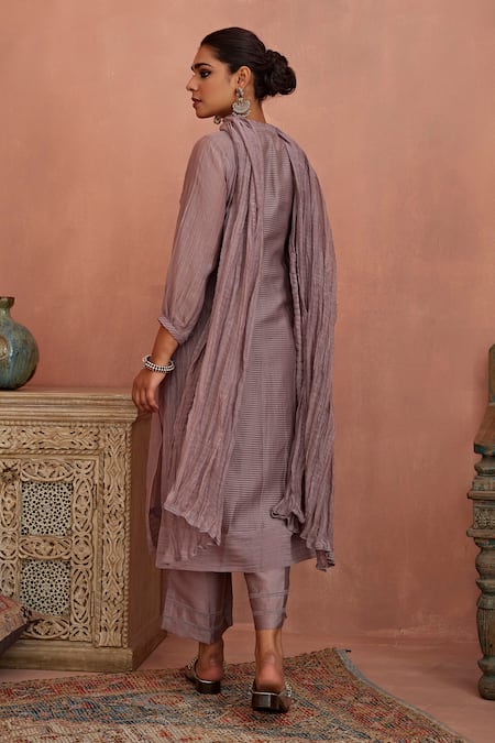 Kritika Dawar Floral Embroidered Kurta Pant Set 