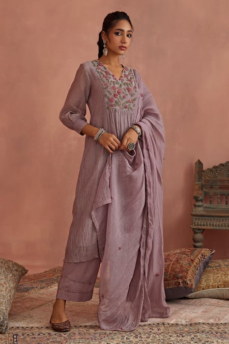 Kritika Dawar Yoke Hand Embroidered Kurta Pant Set 
