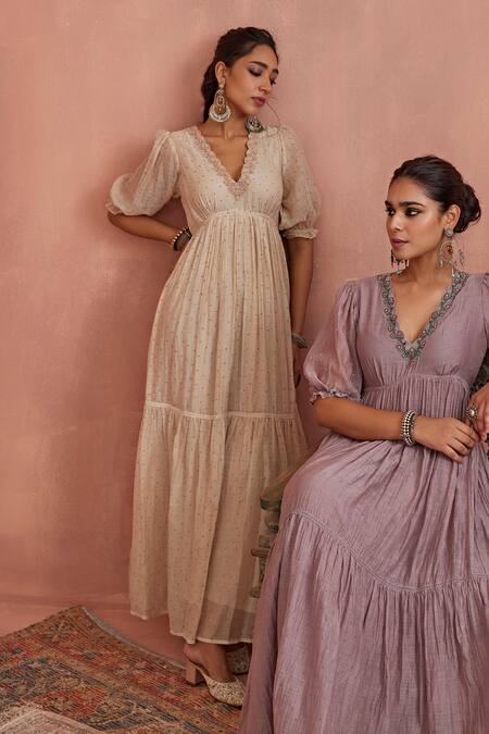 Kritika Dawar_Ivory Chanderi Embroidery V-neck Tunic _at_Aza_Fashions