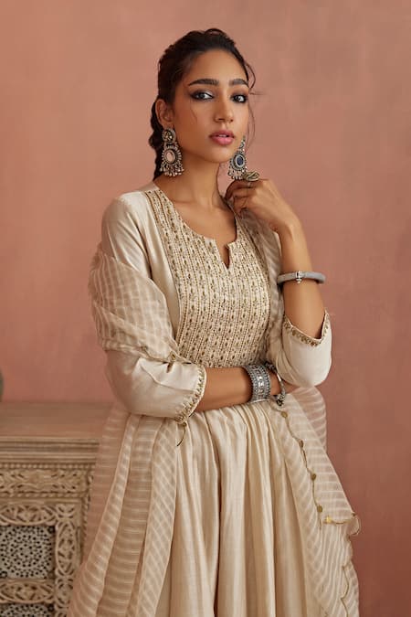 Kritika Dawar_Ivory Chanderi, Silk, Organza Embroidery, Zari Split Hand Anarkali Pant Set _at_Aza_Fashions
