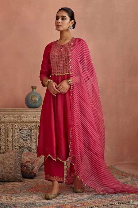 Kritika Dawar_Magenta Chanderi, Silk, Organza Embroidery, Zari Split V-neck Anarkali Pant Set _Online_at_Aza_Fashions