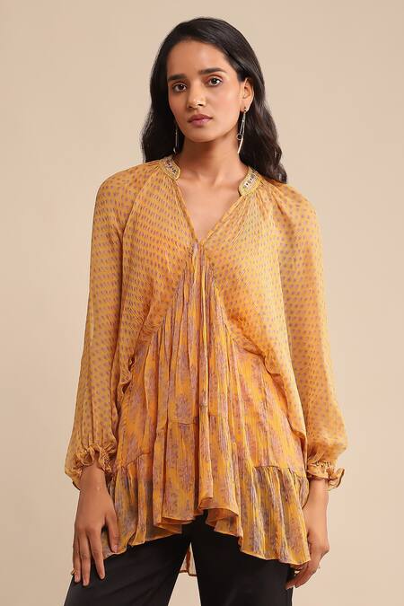 Ritu Kumar_Yellow Viscose Embroidery V-neck Printed Kurta With Inner_Online_at_Aza_Fashions