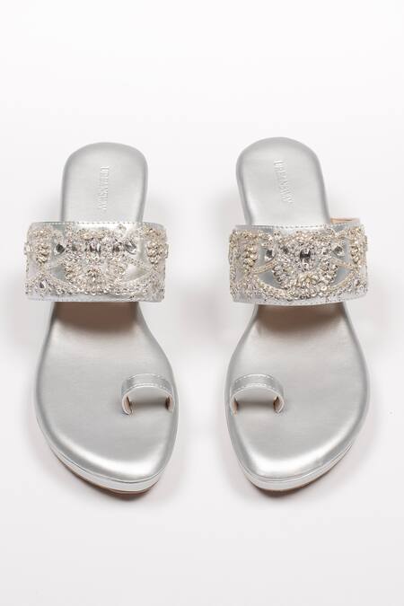 Shop_Urbansway_Silver Stones Prata Embroidered Kolhapuri Wedges _Online_at_Aza_Fashions