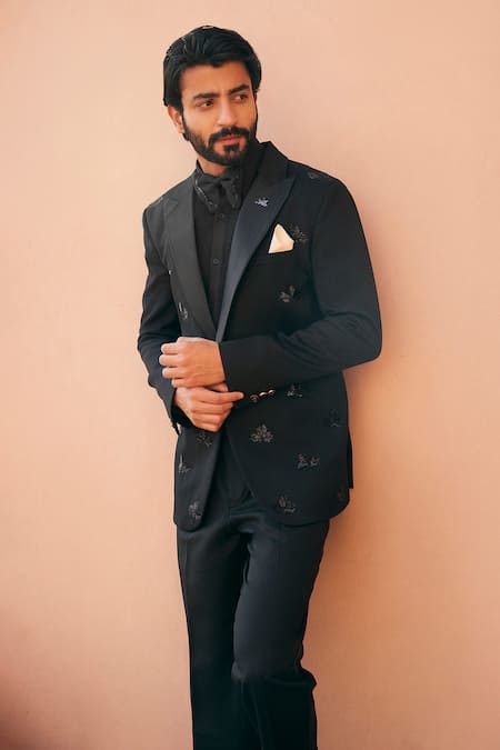 Asuka Cutdana Embroidered Tuxedo With Pant 