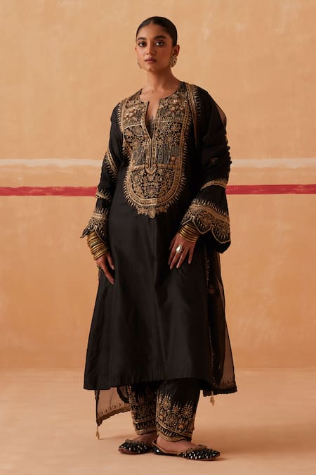 Sureena Chowdhri Black Kurta And Salwar Pure Silk Embroidery Zardozi Notched Veer Set 