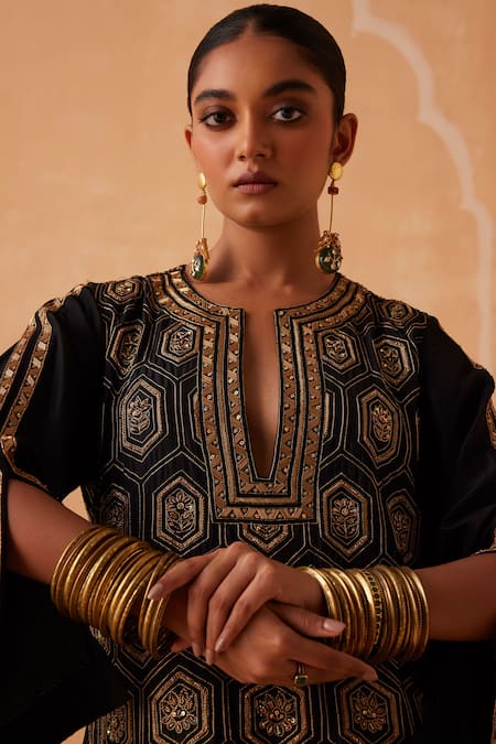 Sureena Chowdhri_Black Muslin Hand Embroidery Hexagon Notched V Neck Durga Kaftan_at_Aza_Fashions
