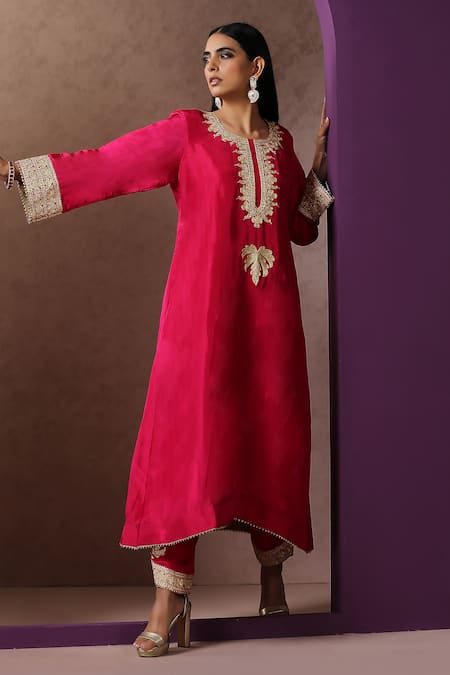Wazir C_Pink Silk Embroidery Round Neck Kashmiri Tilla Kurta With Salwar _at_Aza_Fashions