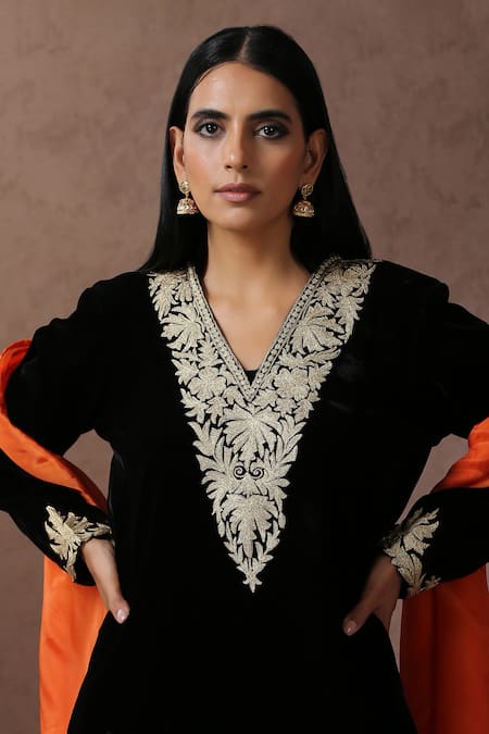 Wazir C_Black Silk, Velvet, Cotton Embroidery V-neck Placement Kashmiri Kurta Pant Set _at_Aza_Fashions