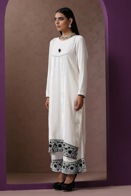 Wazir C_White Velvet, Organza, Cotton Embroidery Round Placement Kurta Flared Pant Set _at_Aza_Fashions