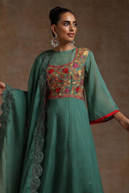 Shop_Wazir C_Green Organza Embroidery Round Neck Kashmiri Bodice Anarkali Flared Pant Set _Online_at_Aza_Fashions