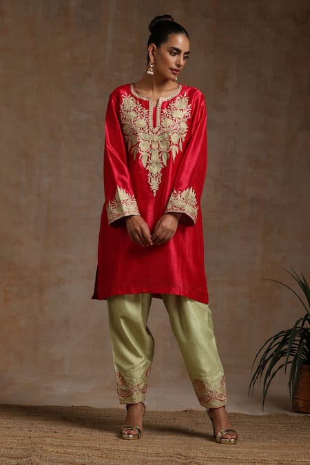 Shop_Wazir C_Red Silk, Organza, Cotton Embroidery Round Neck Kashmiri Work Kurta Pant Set _Online_at_Aza_Fashions