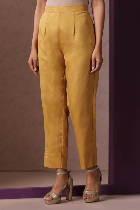 Wazir C_Red Silk, Organza, Crepe, Cotton Embroidery, Fringe Kashmiri Tilla Pheran Set _Online_at_Aza_Fashions