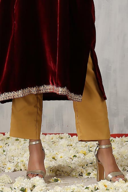 Wazir C_Maroon Cotton Paisley Embroidered Pheran And Pant Set _Online_at_Aza_Fashions