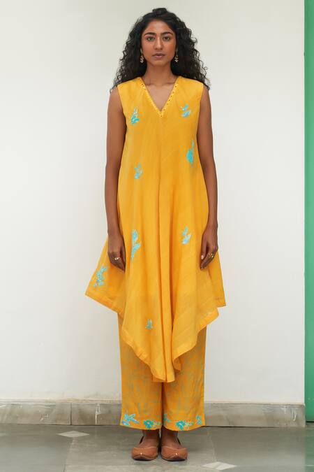 Label Earthen Yellow Cotton, Chiffon Embroidery, Sequins, Mirrors Lilly Placement Kurta Set Online at Aza Fashions Label Earthen_Yellow Cotton, Chiffon Embroidery, Sequins, Mirrors Lilly Placement Kurta Set _Online_at_Aza_Fashions