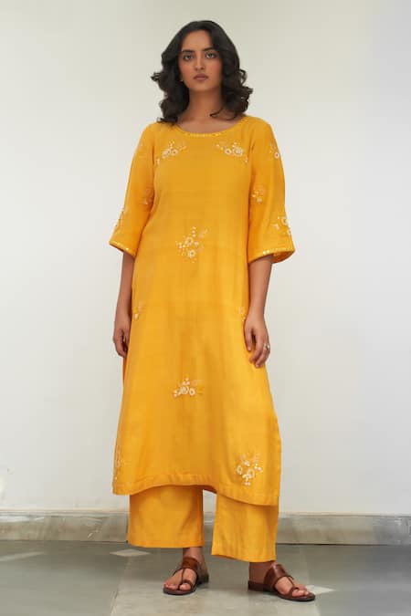 Label Earthen_Yellow Cotton Embroidery, Sequins, Mirrors Round Gul Genda Floral Kurta Set _Online_at_Aza_Fashions