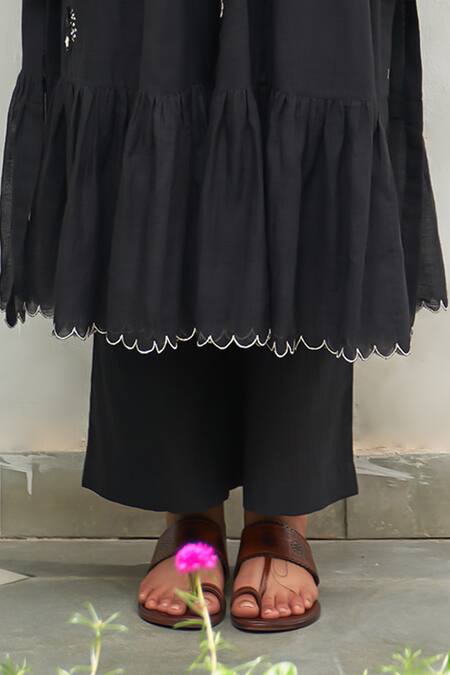 Buy Label Earthen Black Cotton Sequins V-neck Saloni Sitara Embroidered Kurta And Pant Set Online at Aza Fashions Buy_Label Earthen_Black Cotton Sequins V-neck Saloni Sitara Embroidered Kurta And Pant Set _Online_at_Aza_Fashions