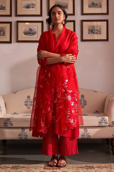 Label Earthen_Red Cotton, Maheshwari, Chiffon Embroidery Laal Guchha Sitara Floral Kurta Set _Online_at_Aza_Fashions