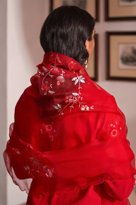 Shop_Label Earthen_Red Cotton, Maheshwari, Chiffon Embroidery Laal Guchha Sitara Floral Kurta Set _Online_at_Aza_Fashions