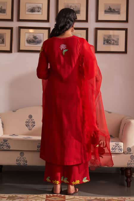 Shop Label Earthen Red Cotton, Chiffon Sequins, Embroidery Split V-neck Gul Gurhal Kurta Set at Aza Fashions Shop_Label Earthen_Red Cotton, Chiffon Sequins, Embroidery Split V-neck Gul Gurhal Kurta Set _at_Aza_Fashions