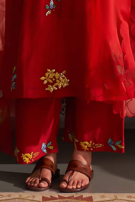 Label Earthen Red Cotton, Chiffon Sequins, Embroidery Split V-neck Gul Gurhal Kurta Set Online at Aza Fashions Label Earthen_Red Cotton, Chiffon Sequins, Embroidery Split V-neck Gul Gurhal Kurta Set _Online_at_Aza_Fashions