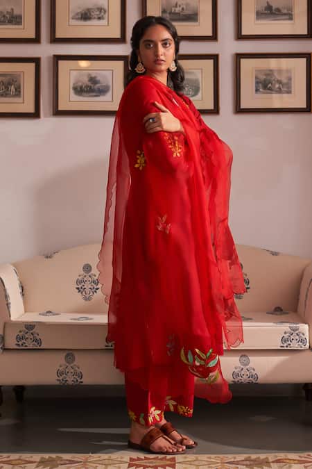 Buy Label Earthen Red Cotton, Chiffon Sequins, Embroidery Split V-neck Gul Gurhal Kurta Set Online at Aza Fashions Buy_Label Earthen_Red Cotton, Chiffon Sequins, Embroidery Split V-neck Gul Gurhal Kurta Set _Online_at_Aza_Fashions