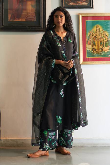 Label Earthen Black Mangalgiri Cotton Embroidered Floral Notched Sanjh Kurta Set 