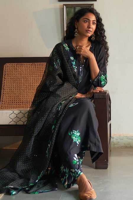 Shop Label Earthen Black Cotton, Maheshwari, Chiffon Embroidery, Sequins Split Sanjh Kurta Set Online at Aza Fashions Shop_Label Earthen_Black Cotton, Maheshwari, Chiffon Embroidery, Sequins Split Sanjh Kurta Set _Online_at_Aza_Fashions
