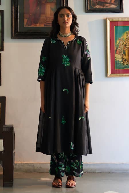 Label Earthen Black Cotton, Maheshwari, Chiffon Embroidery, Raat Ki Rani Anarkali Set Online at Aza Fashions Label Earthen_Black Cotton, Maheshwari, Chiffon Embroidery, Raat Ki Rani Anarkali Set _Online_at_Aza_Fashions