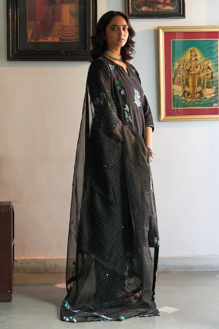 Buy Label Earthen Black Cotton, Maheshwari, Chiffon Embroidery, Raat Ki Rani Anarkali Set Buy_Label Earthen_Black Cotton, Maheshwari, Chiffon Embroidery, Raat Ki Rani Anarkali Set