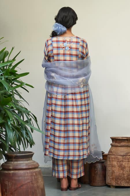 Shop Label Earthen Beige Cotton Embroidery Split V-neck Asmani Jugnu Checkered Kurta Set at Aza Fashions Shop_Label Earthen_Beige Cotton Embroidery Split V-neck Asmani Jugnu Checkered Kurta Set _at_Aza_Fashions