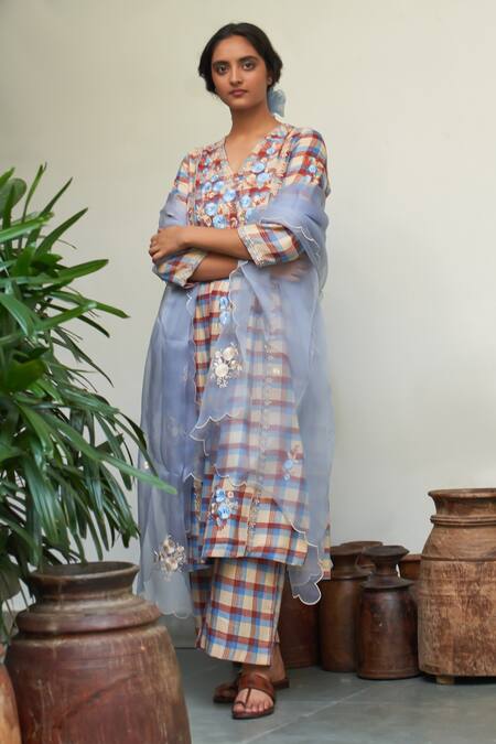 Buy Label Earthen Beige Cotton Embroidery Split V-neck Asmani Jugnu Checkered Kurta Set Online at Aza Fashions Buy_Label Earthen_Beige Cotton Embroidery Split V-neck Asmani Jugnu Checkered Kurta Set _Online_at_Aza_Fashions