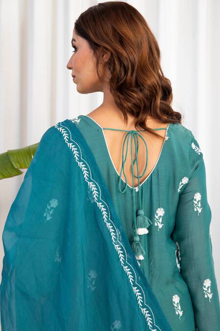 Shop Kapraaaha Green Muslin Embroidery, Tassels Round Neck Flower Anarkali With Dupatta at Aza Fashions Shop_Kapraaaha_Green Muslin Embroidery, Tassels Round Neck Flower Anarkali With Dupatta_at_Aza_Fashions