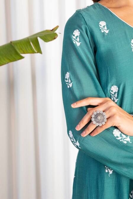 Shop Kapraaaha Green Muslin Embroidery, Tassels Round Neck Flower Anarkali With Dupatta Online at Aza Fashions Shop_Kapraaaha_Green Muslin Embroidery, Tassels Round Neck Flower Anarkali With Dupatta_Online_at_Aza_Fashions