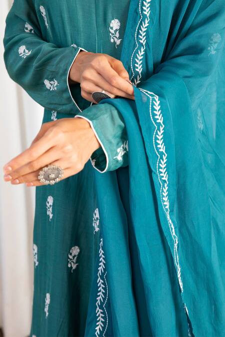 Kapraaaha Green Muslin Embroidery, Tassels Round Neck Flower Anarkali With Dupatta at Aza Fashions Kapraaaha_Green Muslin Embroidery, Tassels Round Neck Flower Anarkali With Dupatta_at_Aza_Fashions