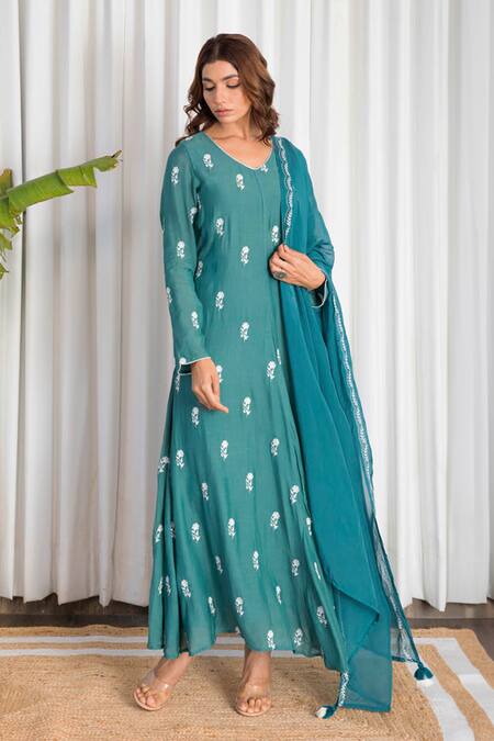 Shop Kapraaaha Green Muslin Embroidery, Tassels Round Neck Flower Anarkali With Dupatta Shop_Kapraaaha_Green Muslin Embroidery, Tassels Round Neck Flower Anarkali With Dupatta