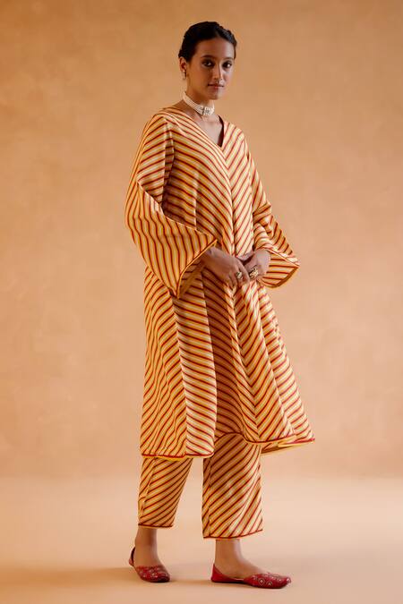 Amisha Kothari Yellow Silk, Organza Embroidery, Zari V-neck Jamini Stripe Print Kurta Pant Set Online at Aza Fashions Amisha Kothari_Yellow Silk, Organza Embroidery, Zari V-neck Jamini Stripe Print Kurta Pant Set _Online_at_Aza_Fashions