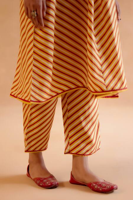 Shop Amisha Kothari Yellow Silk, Organza Embroidery, Zari V-neck Jamini Stripe Print Kurta Pant Set Online at Aza Fashions Shop_Amisha Kothari_Yellow Silk, Organza Embroidery, Zari V-neck Jamini Stripe Print Kurta Pant Set _Online_at_Aza_Fashions