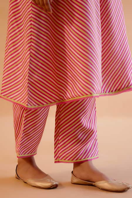 Shop Amisha Kothari Pink Silk, Organza Zari V-neck Jamini Candy Stripe Print Kurta Pant Set Online at Aza Fashions Shop_Amisha Kothari_Pink Silk, Organza Zari V-neck Jamini Candy Stripe Print Kurta Pant Set _Online_at_Aza_Fashions
