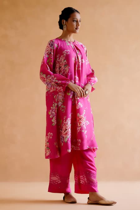 Amisha Kothari_Pink Silk Embroidery Round Neck Gauri Floral Print Kurta And Pant Set _Online_at_Aza_Fashions